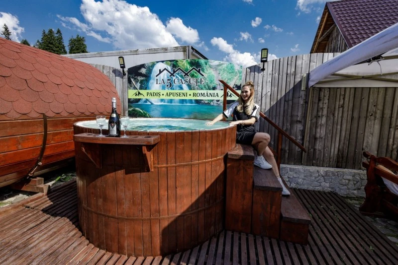 Cazare Padiș - Cabanele Five Chalets | Pádis - Five Chalets Kulcsosházak . Imaginea poate fi supusă drepturilor de autor. Se recomandă contactarea titularului drepturilor.