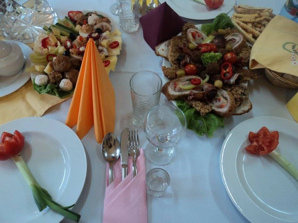 Cehu Silvaniei Cazare | Pensiune (K0627-11) Imaginea poate fi supusă drepturilor de autor. Se recomandă contactarea titularului drepturilor.