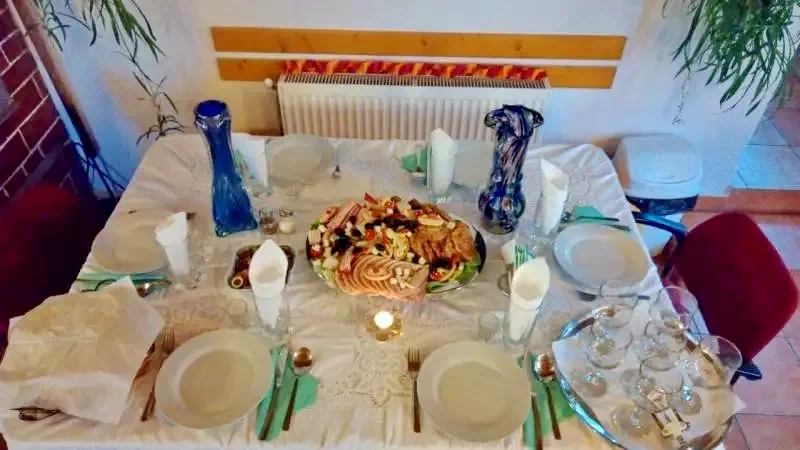 Cazare Cornești - Pensiunea Kereki** | Sinfalva - Kereki Vendégház**. Imaginea poate fi supusă drepturilor de autor. Se recomandă contactarea titularului drepturilor.