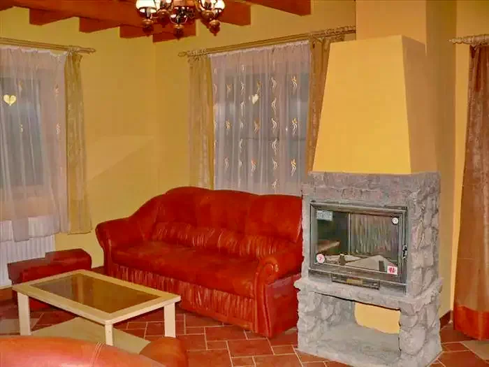 Ivó Szállás | Motel (K1286-7) A kép szerzői jogvédelem alatt állhat. Javasolt a kapcsolatfelvétel a jog tulajdonossal.