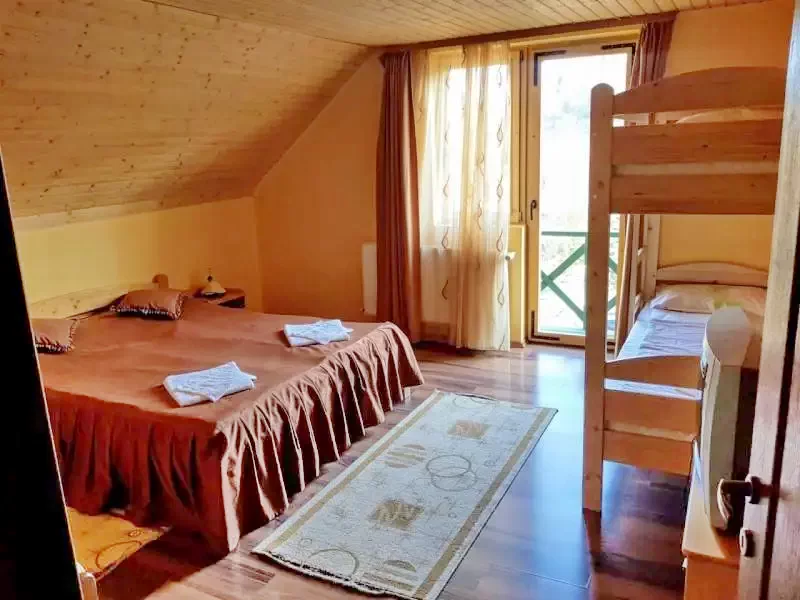 Ivó Szállás | Motel (K1286-8) A kép szerzői jogvédelem alatt állhat. Javasolt a kapcsolatfelvétel a jog tulajdonossal.