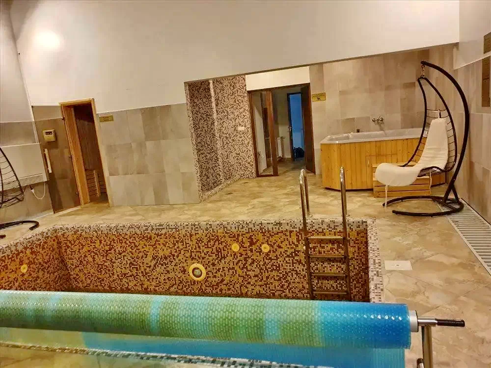 Ivó Szállás | Motel (K1286-13) A kép szerzői jogvédelem alatt állhat. Javasolt a kapcsolatfelvétel a jog tulajdonossal.