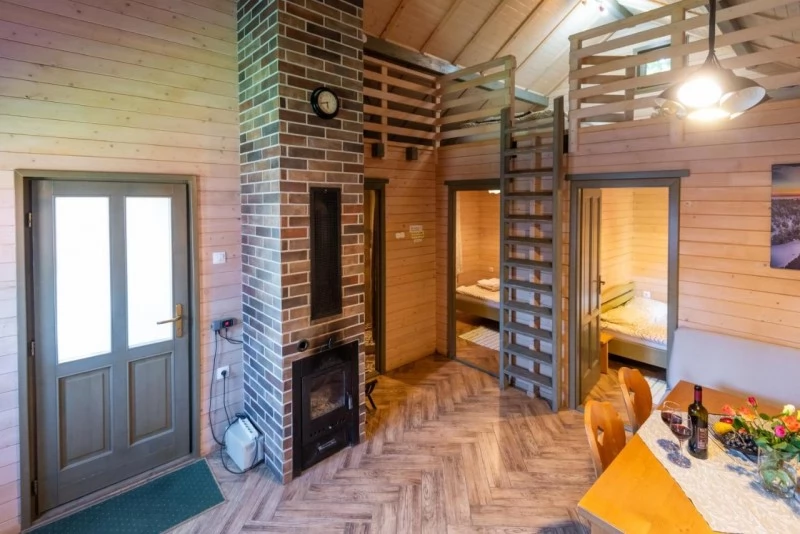 Harghita Madaras Cazare | Cabană (K1499-9) Imaginea poate fi supusă drepturilor de autor. Se recomandă contactarea titularului drepturilor.