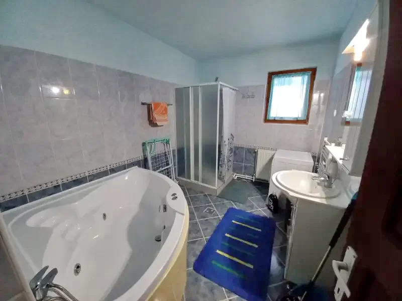 Vărșag Cazare | Cabană (K1383-10) Imaginea poate fi supusă drepturilor de autor. Se recomandă contactarea titularului drepturilor. Vărșag Cazare | Cabană (K1383-10) Imaginea poate fi supusă drepturilor de autor. Se recomandă contactarea titularului drepturilor.