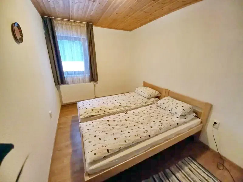 Székelyvarság Szállás | Üdülőfalu (K1383-11) A kép szerzői jogvédelem alatt állhat. Javasolt a kapcsolatfelvétel a jog tulajdonossal.