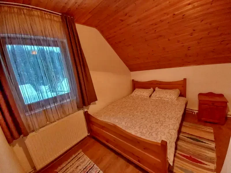 Vărșag Cazare | Cabană (K1383-20) Imaginea poate fi supusă drepturilor de autor. Se recomandă contactarea titularului drepturilor. Vărșag Cazare | Cabană (K1383-20) Imaginea poate fi supusă drepturilor de autor. Se recomandă contactarea titularului drepturilor.