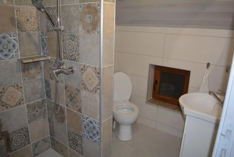 Finiș Cazare | Sat de vacanță (K1489-11) Imaginea poate fi supusă drepturilor de autor. Se recomandă contactarea titularului drepturilor.