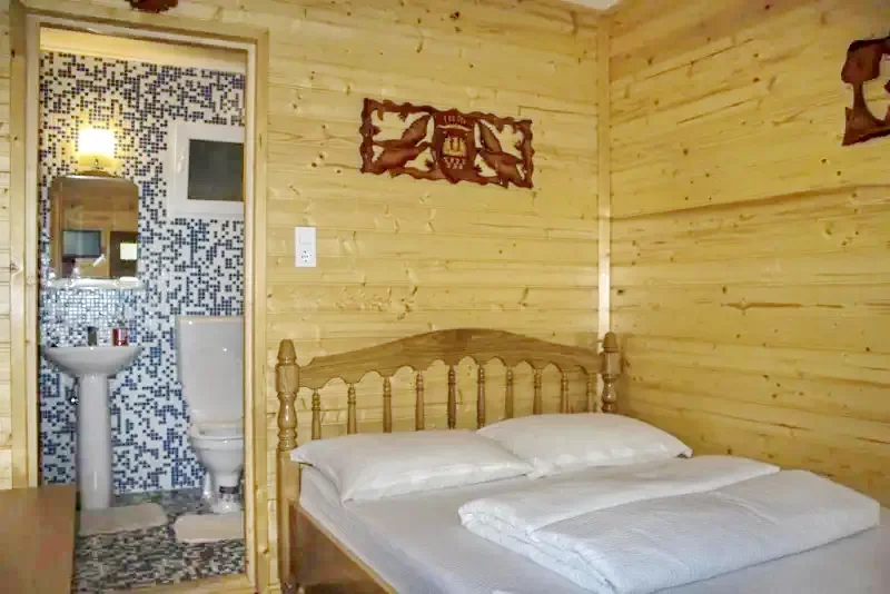 Corund Cazare | Cabană (K0778-15) Imaginea poate fi supusă drepturilor de autor. Se recomandă contactarea titularului drepturilor. Corund Cazare | Cabană (K0778-15) Imaginea poate fi supusă drepturilor de autor. Se recomandă contactarea titularului drepturilor.