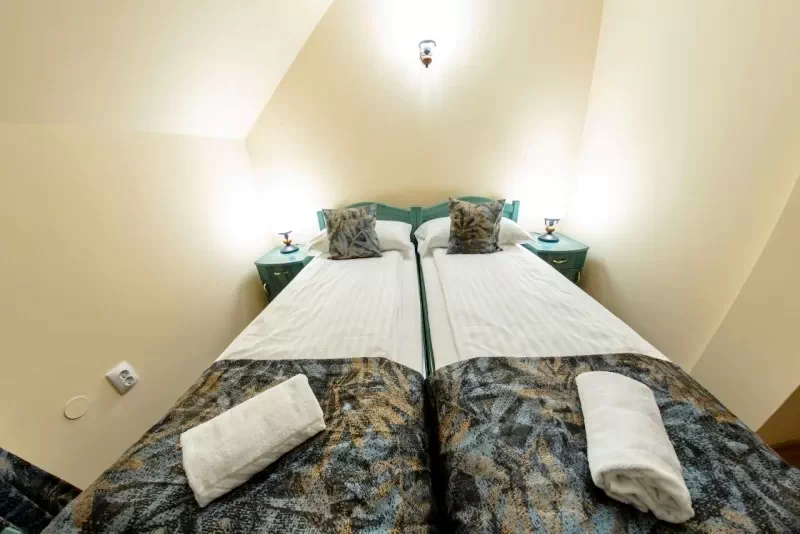 Bixad Cazare | Motel (K1116-89) Imaginea poate fi supusă drepturilor de autor. Se recomandă contactarea titularului drepturilor.