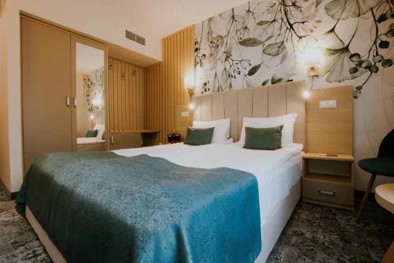 Tusnádfürdő Szállás | Hotel*** (K1498-19) A kép szerzői jogvédelem alatt állhat. Javasolt a kapcsolatfelvétel a jog tulajdonossal. Tusnádfürdő Szállás | Hotel*** (K1498-19) A kép szerzői jogvédelem alatt állhat. Javasolt a kapcsolatfelvétel a jog tulajdonossal.