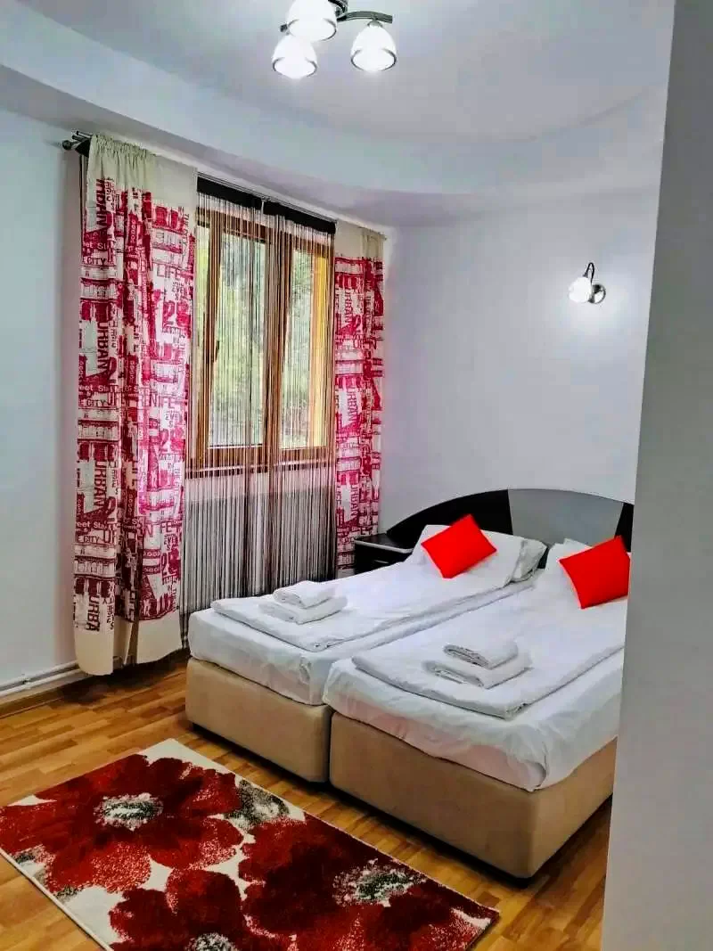 Timișu de Sus Cazare | Pensiune (K1082-10) Imaginea poate fi supusă drepturilor de autor. Se recomandă contactarea titularului drepturilor. Timișu de Sus Cazare | Pensiune (K1082-10) Imaginea poate fi supusă drepturilor de autor. Se recomandă contactarea titularului drepturilor.