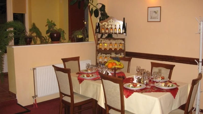 Băile Tușnad Cazare | Motel (K0590-2) Imaginea poate fi supusă drepturilor de autor. Se recomandă contactarea titularului drepturilor.