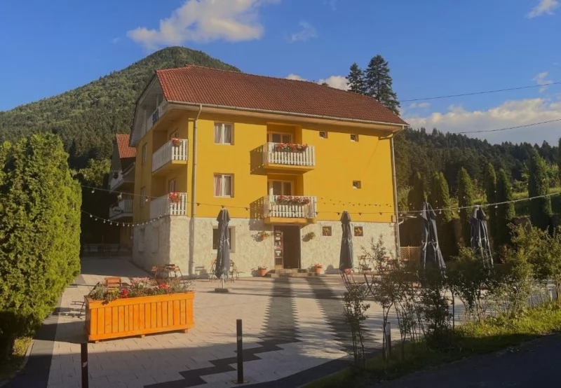 Băile Tușnad Cazare | Motel (K0590-23) Imaginea poate fi supusă drepturilor de autor. Se recomandă contactarea titularului drepturilor.