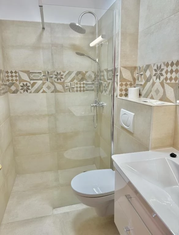 Băile Tușnad Cazare | Motel (K0590-32) Imaginea poate fi supusă drepturilor de autor. Se recomandă contactarea titularului drepturilor.