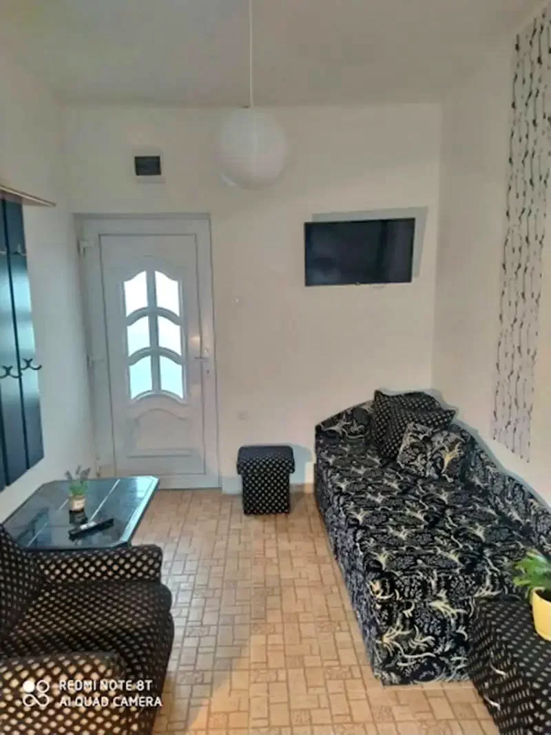 Cazare | Cabană (K0290-19) Imaginea poate fi supusă drepturilor de autor. Se recomandă contactarea titularului drepturilor. Cazare | Cabană (K0290-19) Imaginea poate fi supusă drepturilor de autor. Se recomandă contactarea titularului drepturilor.