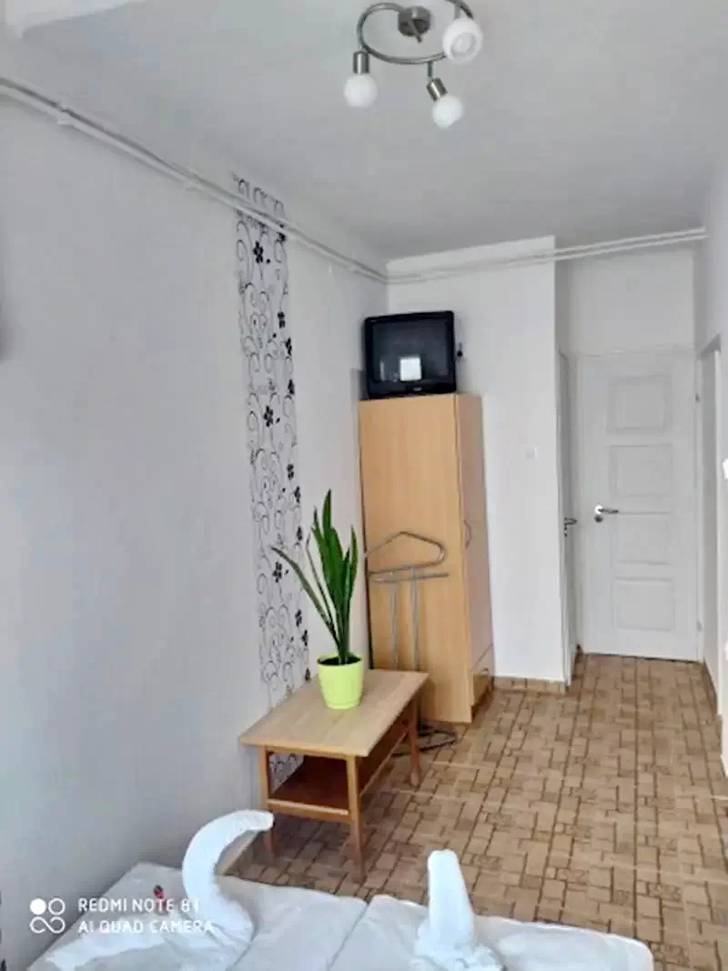 Cazare | Cabană (K0290-34) Imaginea poate fi supusă drepturilor de autor. Se recomandă contactarea titularului drepturilor. Cazare | Cabană (K0290-34) Imaginea poate fi supusă drepturilor de autor. Se recomandă contactarea titularului drepturilor.