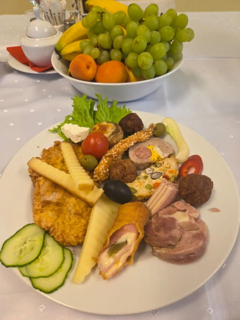 Cehu Silvaniei Cazare | Pensiune (K0627-12) Imaginea poate fi supusă drepturilor de autor. Se recomandă contactarea titularului drepturilor.