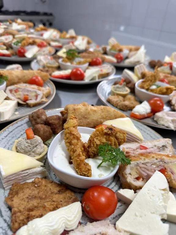 Chișcău Cazare | Pensiune (K1469-1) Imaginea poate fi supusă drepturilor de autor. Se recomandă contactarea titularului drepturilor.