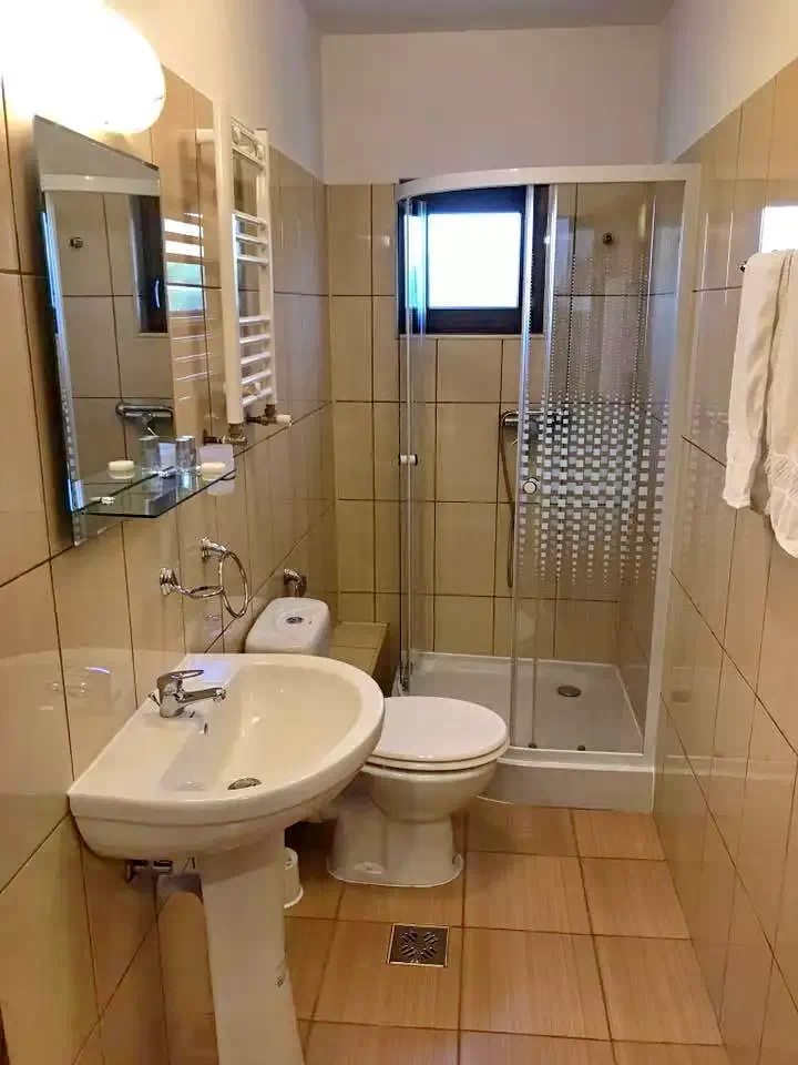 Sasca Montană Cazare | Motel (K1271-15) Imaginea poate fi supusă drepturilor de autor. Se recomandă contactarea titularului drepturilor.