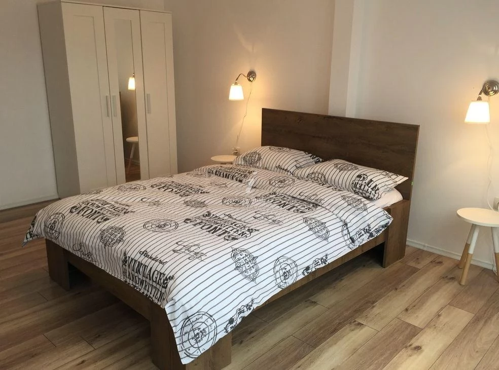 Sellenberk Szállás | Üdülőfalu (K0422-12) A kép szerzői jogvédelem alatt állhat. Javasolt a kapcsolatfelvétel a jog tulajdonossal.