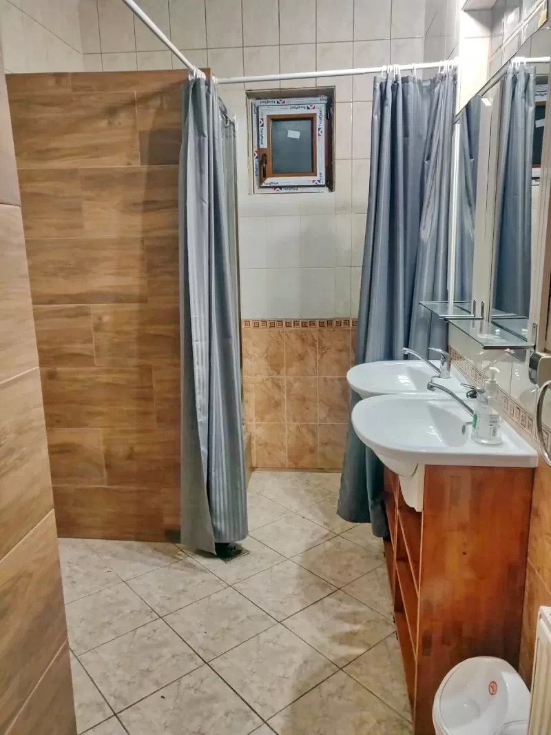 Mădăraș Cazare | Cabană (K0555-15) Imaginea poate fi supusă drepturilor de autor. Se recomandă contactarea titularului drepturilor. Mădăraș Cazare | Cabană (K0555-15) Imaginea poate fi supusă drepturilor de autor. Se recomandă contactarea titularului drepturilor.