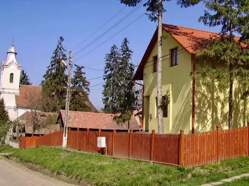 Mezőmadaras Szállás | Üdülőfalu (K0555-21) A kép szerzői jogvédelem alatt állhat. Javasolt a kapcsolatfelvétel a jog tulajdonossal.