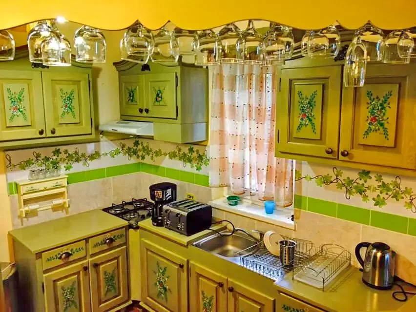 Săcele Cazare | Camping / Popas turistic (K0707-9) Imaginea poate fi supusă drepturilor de autor. Se recomandă contactarea titularului drepturilor.