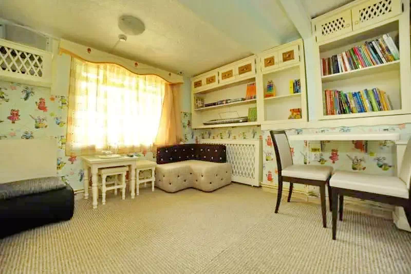 Săcele Cazare | Camping / Popas turistic (K0707-10) Imaginea poate fi supusă drepturilor de autor. Se recomandă contactarea titularului drepturilor.