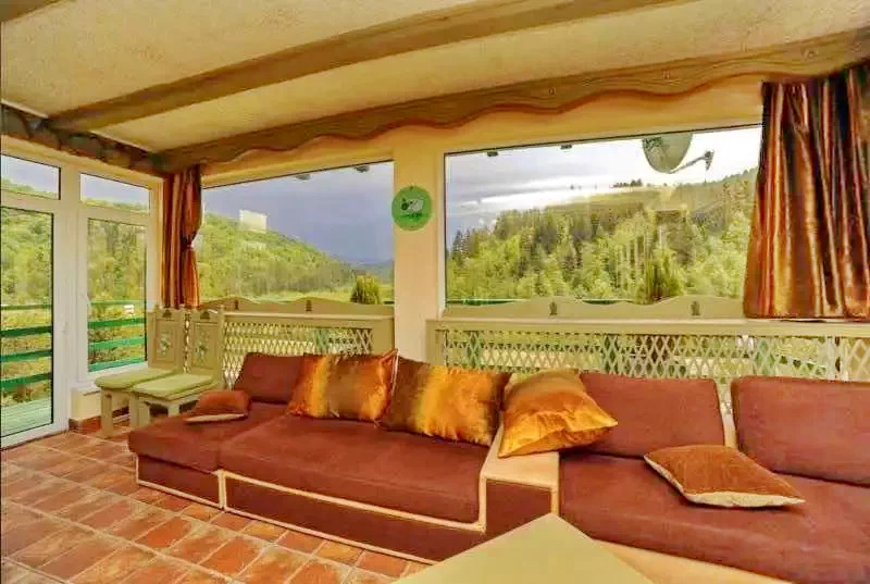 Săcele Cazare | Camping / Popas turistic (K0707-21) Imaginea poate fi supusă drepturilor de autor. Se recomandă contactarea titularului drepturilor.