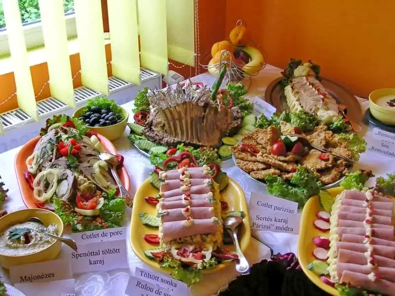 Bicfalău Cazare | Motel (K0646-2) Imaginea poate fi supusă drepturilor de autor. Se recomandă contactarea titularului drepturilor.