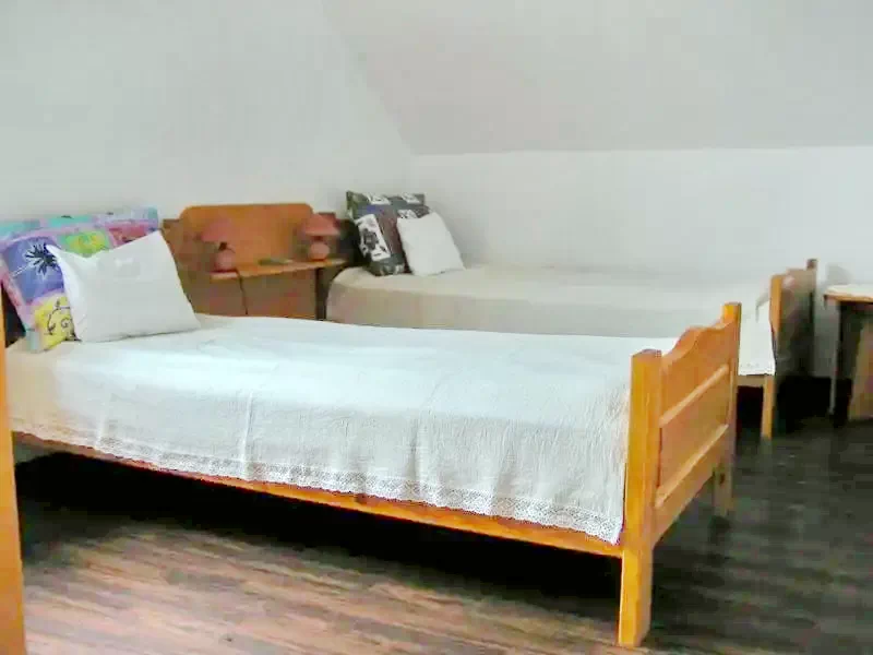 Bicfalău Cazare | Motel (K0646-22) Imaginea poate fi supusă drepturilor de autor. Se recomandă contactarea titularului drepturilor.