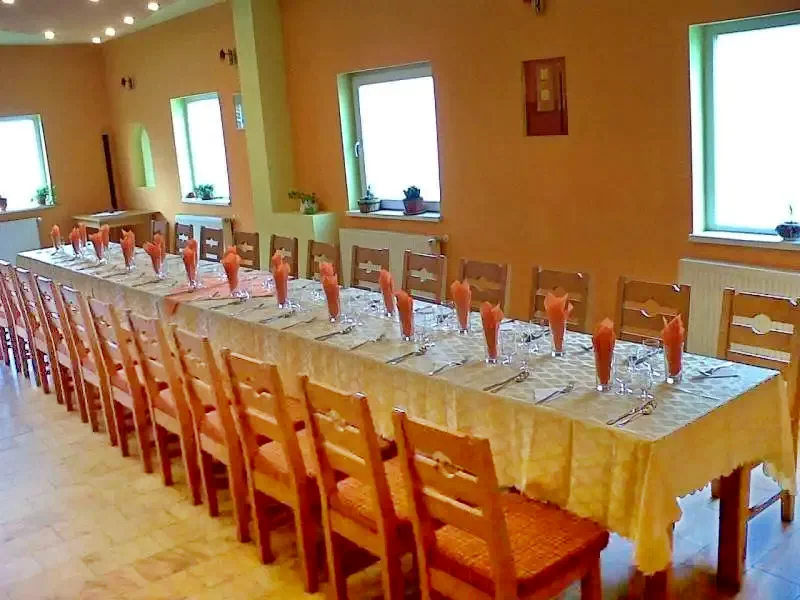 Bicfalău Cazare | Motel (K0646-37) Imaginea poate fi supusă drepturilor de autor. Se recomandă contactarea titularului drepturilor.