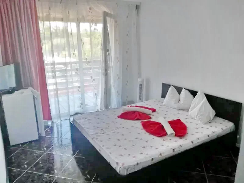 Corbu Cazare | Cabană (K0435-12) Imaginea poate fi supusă drepturilor de autor. Se recomandă contactarea titularului drepturilor. Corbu Cazare | Cabană (K0435-12) Imaginea poate fi supusă drepturilor de autor. Se recomandă contactarea titularului drepturilor.