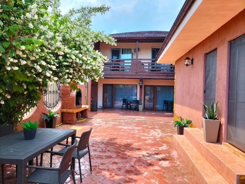 Corbu Cazare | Cabană (K0435-66) Imaginea poate fi supusă drepturilor de autor. Se recomandă contactarea titularului drepturilor. Corbu Cazare | Cabană (K0435-66) Imaginea poate fi supusă drepturilor de autor. Se recomandă contactarea titularului drepturilor.