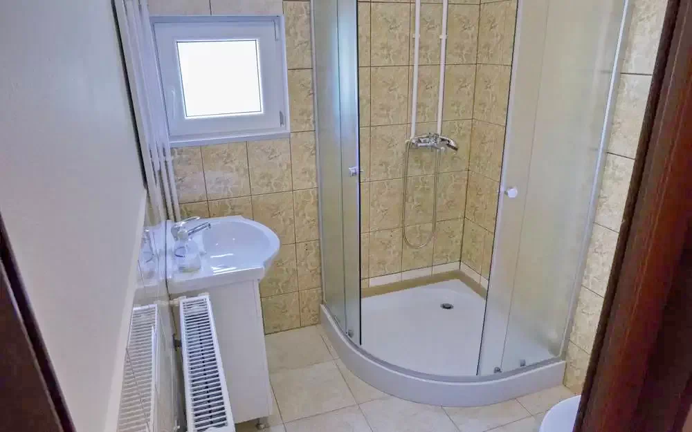 Corund Cazare | Cabană (K0412-25) Imaginea poate fi supusă drepturilor de autor. Se recomandă contactarea titularului drepturilor. Corund Cazare | Cabană (K0412-25) Imaginea poate fi supusă drepturilor de autor. Se recomandă contactarea titularului drepturilor.