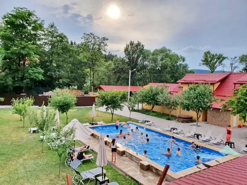 Corund Cazare | Cabană (K0412-41) Imaginea poate fi supusă drepturilor de autor. Se recomandă contactarea titularului drepturilor. Corund Cazare | Cabană (K0412-41) Imaginea poate fi supusă drepturilor de autor. Se recomandă contactarea titularului drepturilor.