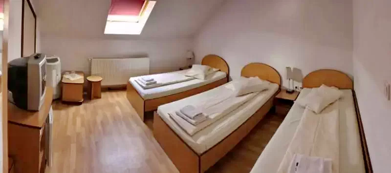 Nagyenyed Szállás | Motel (K1148-9) A kép szerzői jogvédelem alatt állhat. Javasolt a kapcsolatfelvétel a jog tulajdonossal.