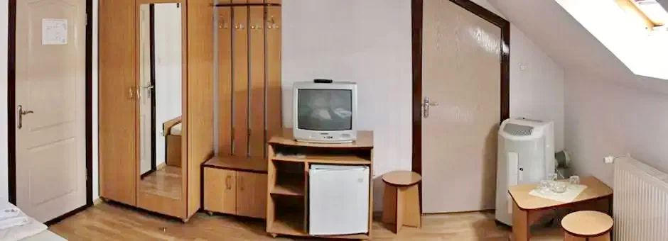 Aiud Cazare | Motel (K1148-11) Imaginea poate fi supusă drepturilor de autor. Se recomandă contactarea titularului drepturilor.