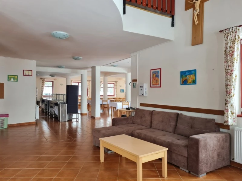 Izvoare Cazare | Hotel**** (K1571-3) Imaginea poate fi supusă drepturilor de autor. Se recomandă contactarea titularului drepturilor.