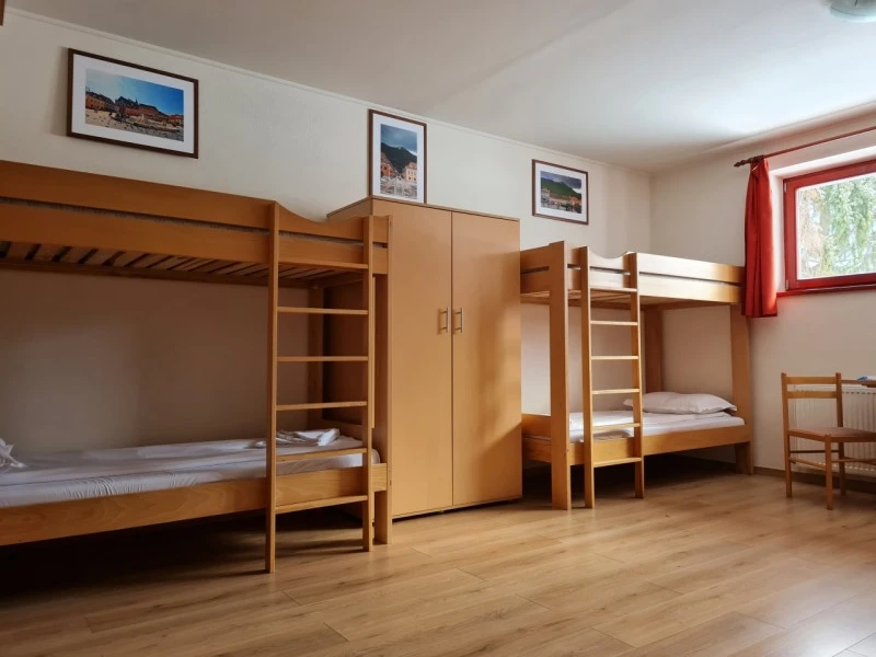 Izvoare Cazare | Hotel**** (K1571-10) Imaginea poate fi supusă drepturilor de autor. Se recomandă contactarea titularului drepturilor.