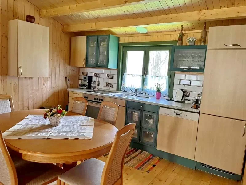 Ivó Szállás | Üdülőfalu (K0596-1) A kép szerzői jogvédelem alatt állhat. Javasolt a kapcsolatfelvétel a jog tulajdonossal.