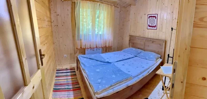 Izvoare Cazare | Sat de vacanță (K0596-15) Imaginea poate fi supusă drepturilor de autor. Se recomandă contactarea titularului drepturilor.