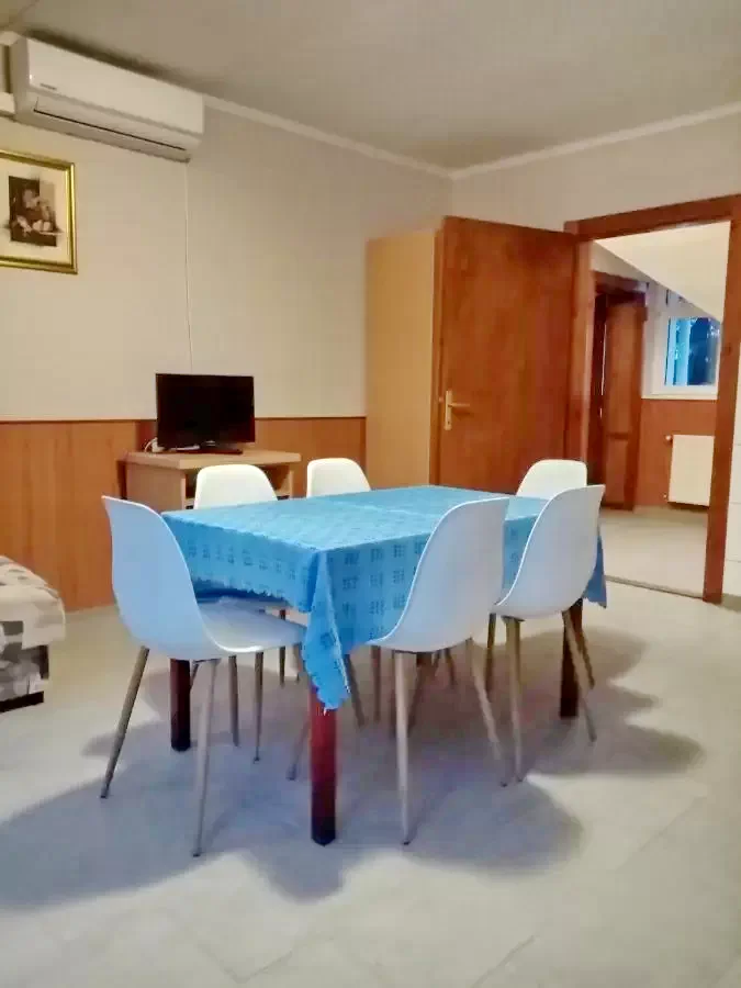  Cazare | Bungalow (K1100-4) Imaginea poate fi supusă drepturilor de autor. Se recomandă contactarea titularului drepturilor.