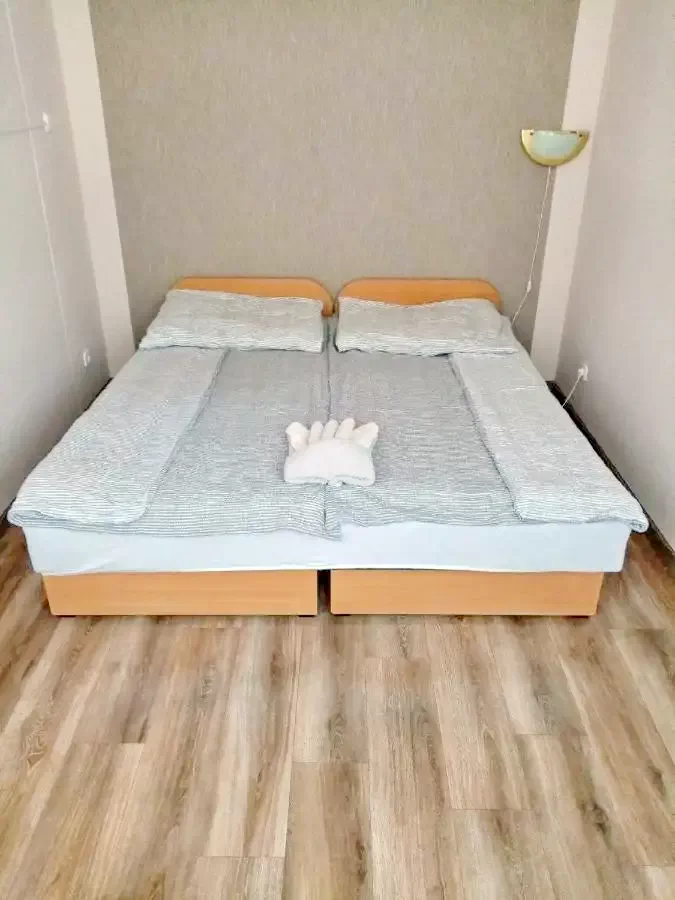 Hajdúszoboszló Szállás | Apartman (K1100-6) A kép szerzői jogvédelem alatt állhat. Javasolt a kapcsolatfelvétel a jog tulajdonossal. Hajdúszoboszló Szállás | Apartman (K1100-6) A kép szerzői jogvédelem alatt állhat. Javasolt a kapcsolatfelvétel a jog tulajdonossal.