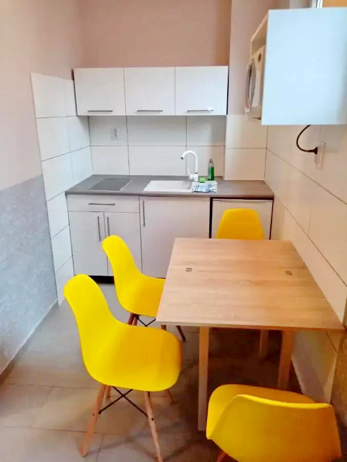  Cazare | Apartament (K1100-25) Imaginea poate fi supusă drepturilor de autor. Se recomandă contactarea titularului drepturilor.