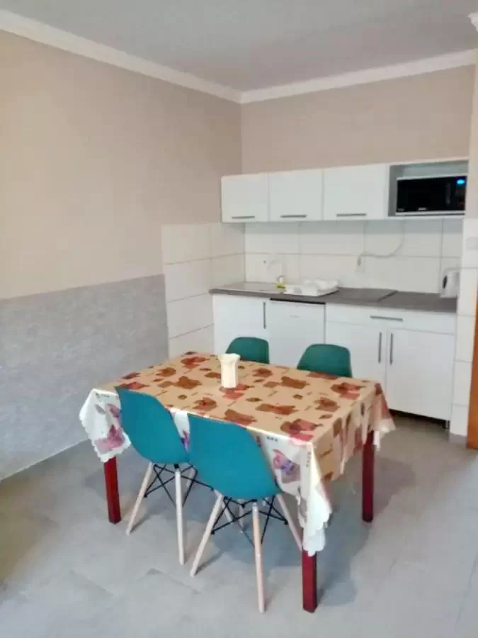  Cazare | Apartament (K1100-26) Imaginea poate fi supusă drepturilor de autor. Se recomandă contactarea titularului drepturilor.