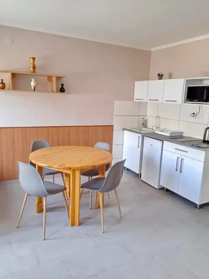  Cazare | Apartament (K1100-40) Imaginea poate fi supusă drepturilor de autor. Se recomandă contactarea titularului drepturilor.