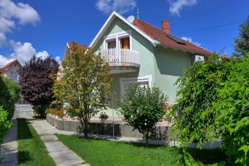 Hajdúszoboszló Szállás | Üdülőfalu (K0308-1) A kép szerzői jogvédelem alatt állhat. Javasolt a kapcsolatfelvétel a jog tulajdonossal.