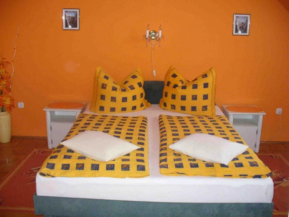 Hajdúszoboszló Szállás | Üdülőfalu (K0308-17) A kép szerzői jogvédelem alatt állhat. Javasolt a kapcsolatfelvétel a jog tulajdonossal.