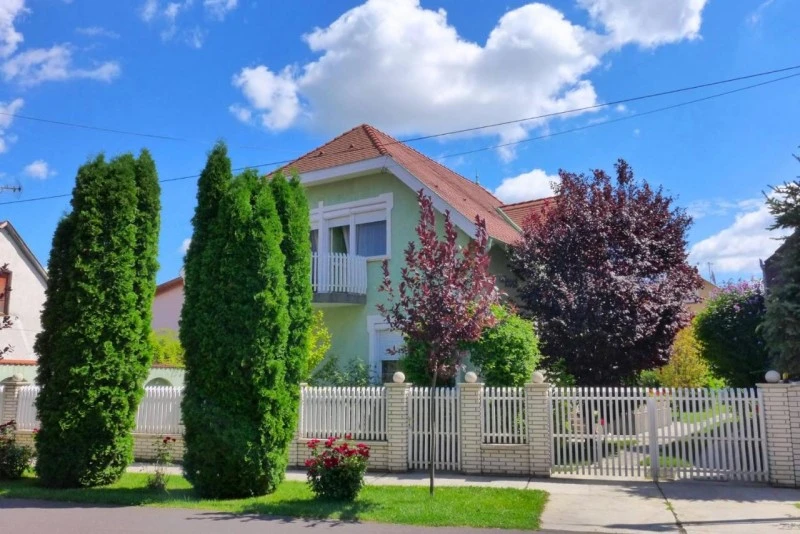 Hajdúszoboszló Szállás | Kulcsosház (K0308-22) A kép szerzői jogvédelem alatt állhat. Javasolt a kapcsolatfelvétel a jog tulajdonossal. Hajdúszoboszló Szállás | Kulcsosház (K0308-22) A kép szerzői jogvédelem alatt állhat. Javasolt a kapcsolatfelvétel a jog tulajdonossal.